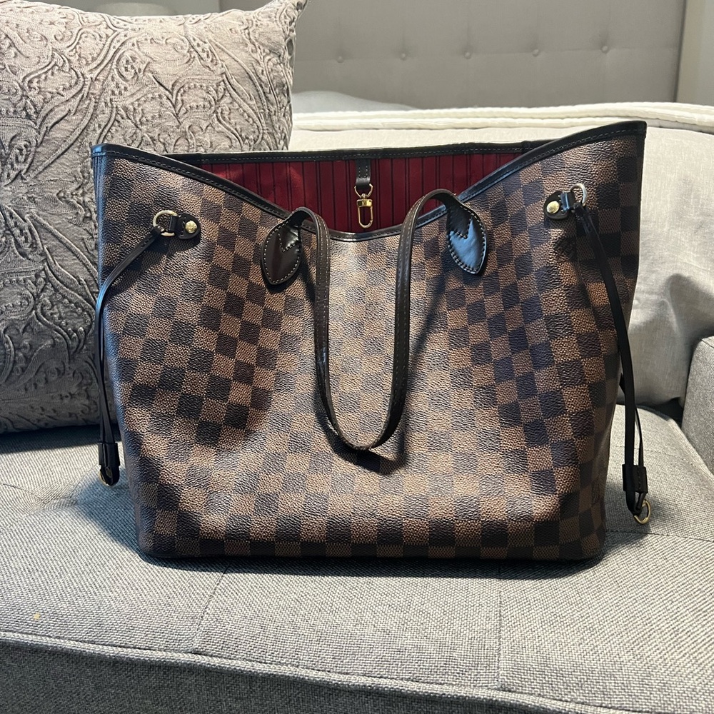 Louis Vuitton Damier Ebene Neverfull Tote